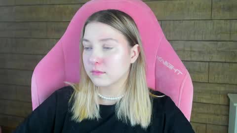 TinaBurton online show from May 2026 04:36:02 PM