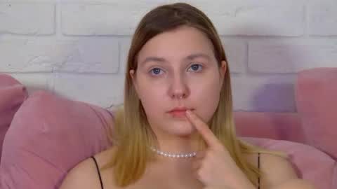TinaBurton online show from July 2026 04:44:02 PM