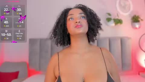 Snapshot of tinacurly chatting on June 2026 08:52:02 PM Tina online show from June 2026 08:52:02 PM