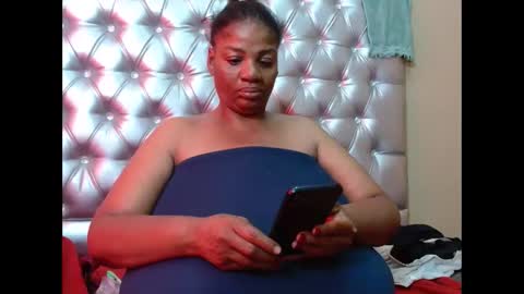 tinagiant online show from September 2025 10:26:02 AM