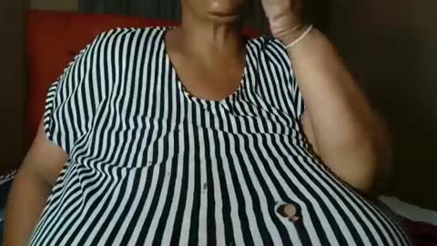 tinagiant online show from April 2026 05:34:01 PM