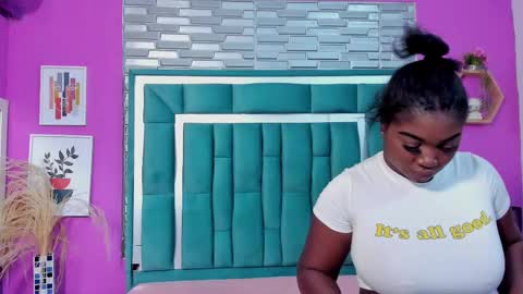 Tina online show from October 2025 01:08:01 PM