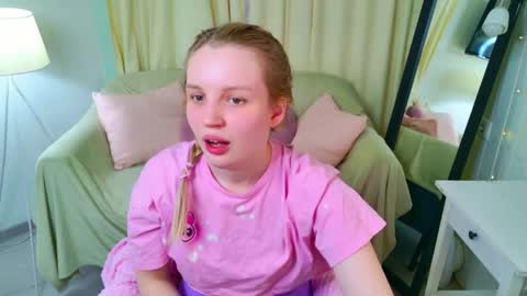 Snapshot of tinasiner chatting on April 2026 03:16:01 PM tinasiner online show from April 2026 03:16:01 PM