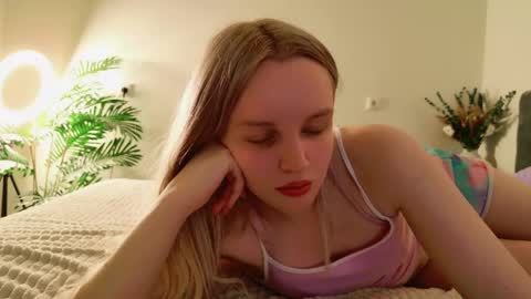 Snapshot of tinasiner chatting on April 2026 03:42:02 PM tinasiner online show from April 2026 03:42:02 PM