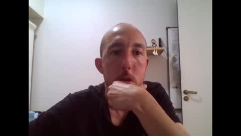 tinchox42 online show from March 2026 12:10:01 PM