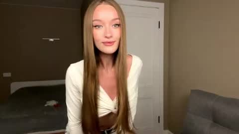 Snapshot of tinkibinky chatting on June 2026 03:51:01 PM Leila online show from June 2026 03:51:01 PM