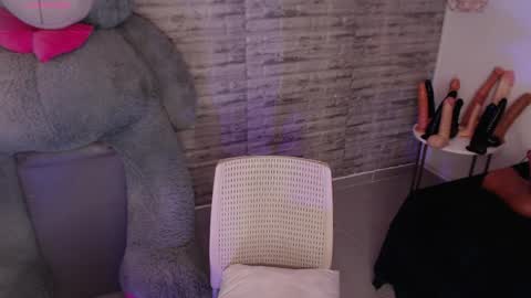 Tinna Goddess online show from April 2026 05:07:01 PM