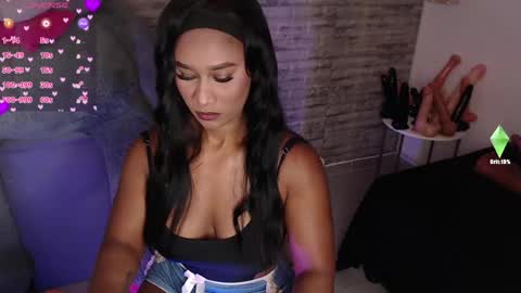 Snapshot of tinna__hottie chatting on April 2026 04:09:01 PM Tinna Goddess online show from April 2026 04:09:01 PM