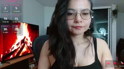 Tiny Caroline online show from November 2025 12:32:01 AM