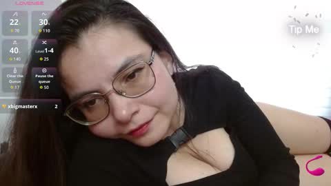 Tiny Caroline online show from December 2025 10:15:01 PM