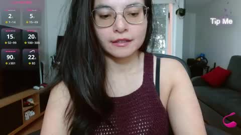 Tiny Caroline online show from April 2026 10:23:02 PM