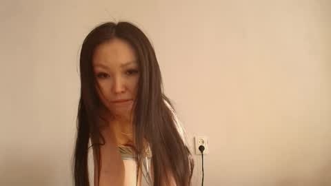 Snapshot of tiny_cute chatting on May 2026 03:33:01 AM Lia online show from May 2026 03:33:01 AM