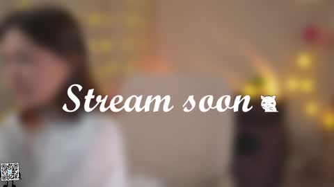 Lyssa     online show from February 2025 04:14:02 PM