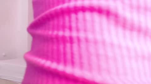 tiny_whore18 online show from October 2025 03:43:01 PM