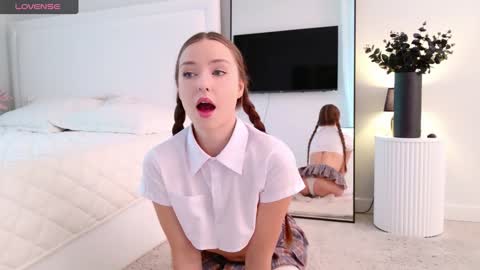 Im Tiny   -- Online  at 8 AM GMT  online show from November 2025 07:11:02 AM