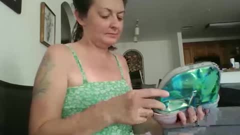 Snapshot of tinyassbossymilf chatting on April 2026 10:46:02 PM tinyassbossymilf online show from April 2026 10:46:02 PM