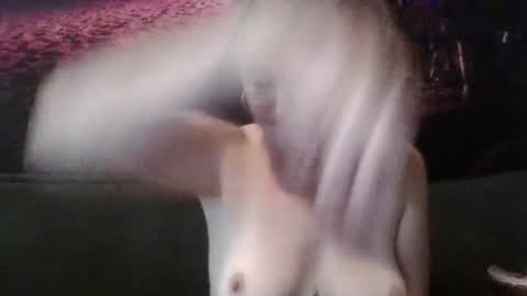 Snapshot of tinyassbossymilf chatting on June 2026 10:55:01 PM tinyassbossymilf online show from June 2026 10:55:01 PM