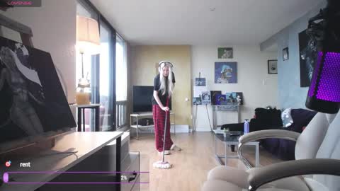 Snapshot of tinykylie chatting on May 2026 09:12:02 PM stage Kylie Sinner brand CLITBAIT online show from May 2026 09:12:02 PM