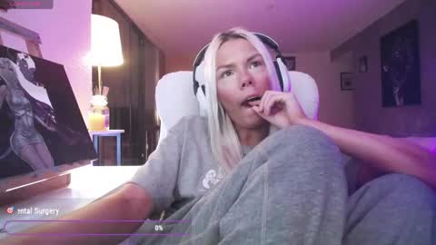 Snapshot of tinykylie chatting on May 2026 02:31:01 AM stage Kylie Sinner brand CLITBAIT online show from May 2026 02:31:01 AM