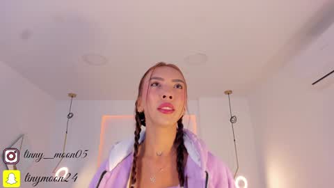 Luna  online show from February 2025 10:39:02 AM