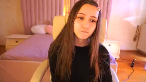 tinynataliee online show from March 2026 07:48:02 AM