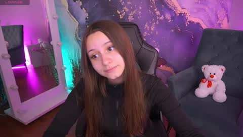 tinynataliee online show from April 2026 12:55:02 PM