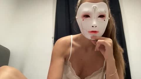 Tinks online show from October 2025 09:31:02 PM