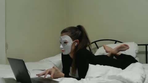 Tinks online show from April 2026 11:31:02 PM