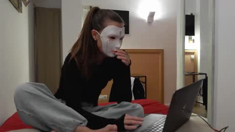 Tinks online show from April 2026 11:06:01 PM