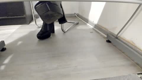 Snapshot of tired33 chatting on November 2025 03:27:02 AM Anna online show from November 2025 03:27:02 AM