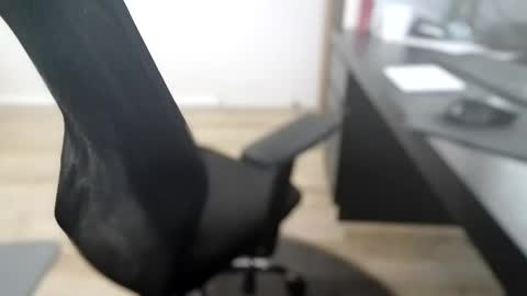 titsthebest online show from October 2025 05:29:02 AM