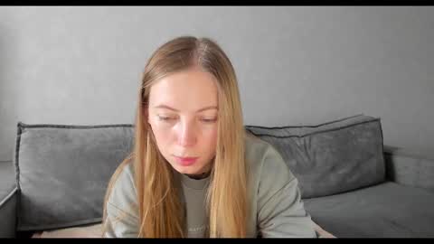 Snapshot of tixxxy chatting on November 2025 09:43:01 AM Maria online show from November 2025 09:43:01 AM