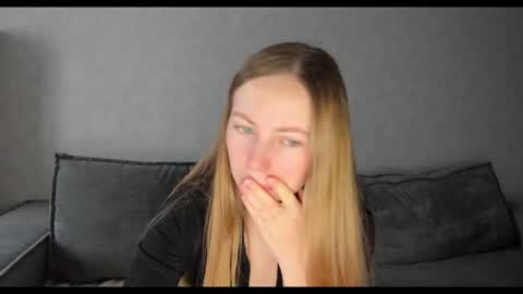 Snapshot of tixxxy chatting on November 2025 10:51:01 AM Maria online show from November 2025 10:51:01 AM