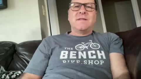 Joshua1983 online show from November 2025 03:33:02 PM