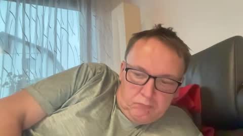 Tom online show from December 2024 03:01:01 PM