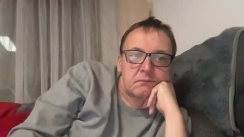 Tom online show from November 2025 03:57:02 PM