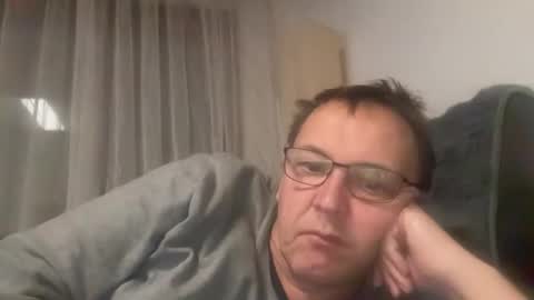 Tom online show from December 2025 05:32:01 PM