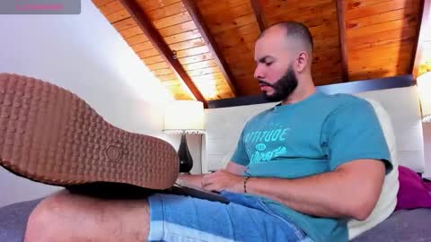   online show from November 2025 01:22:04 PM