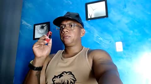 Snapshot of tom_miller chatting on October 2025 02:23:02 AM Tom Miller online show from October 2025 02:23:02 AM