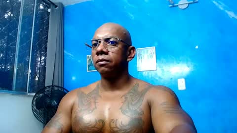 Snapshot of tom_miller chatting on April 2026 09:23:01 PM Tom Miller online show from April 2026 09:23:01 PM