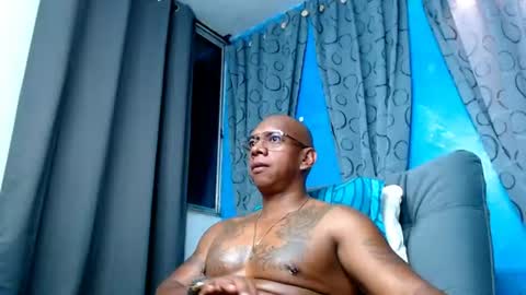 Snapshot of tom_miller chatting on July 2026 03:23:01 AM Tom Miller online show from July 2026 03:23:01 AM