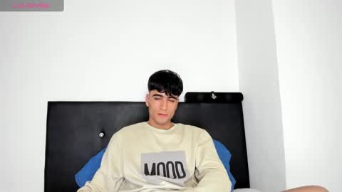 Snapshot of tom_walton chatting on February 2025 12:30:01 AM tom online show from February 2025 12:30:01 AM