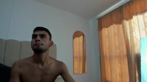 TomasANDalejo online show from December 2025 04:00:01 PM