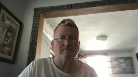 Snapshot of tomascausa chatting on January 2025 06:36:02 PM Hola online show from January 2025 06:36:02 PM