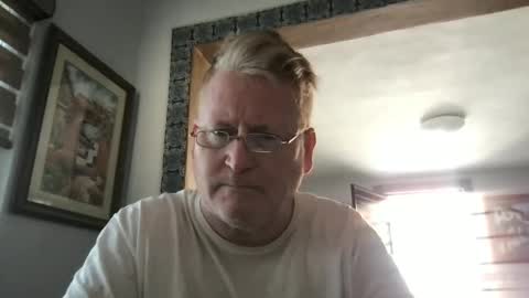 Snapshot of tomascausa chatting on February 2025 06:15:02 PM Hola online show from February 2025 06:15:02 PM