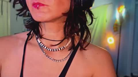 tomboy_titties online show from June 2026 03:20:02 AM