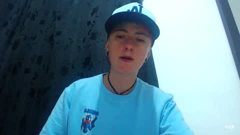 Snapshot of tomboyblue chatting on December 2024 09:21:02 AM Blue online show from December 2024 09:21:02 AM