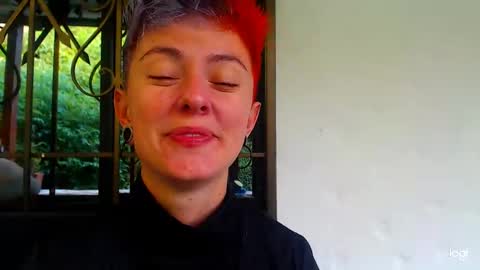 Snapshot of tomboyblue chatting on December 2024 09:55:01 PM Blue online show from December 2024 09:55:01 PM