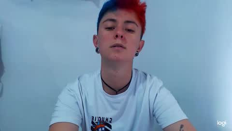 Snapshot of tomboyblue chatting on December 2024 09:27:01 PM Blue online show from December 2024 09:27:01 PM