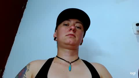 Snapshot of tomboyblue chatting on January 2025 01:45:02 AM Blue online show from January 2025 01:45:02 AM
